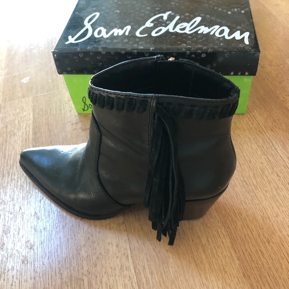 Boots - Picture 4 of 6